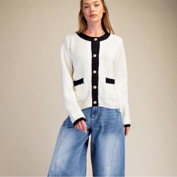 NEW! Women's White and Black Cardigan Sweater - Picture 2 of 5